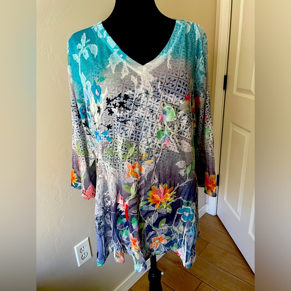 Paris Hues Art Tunic